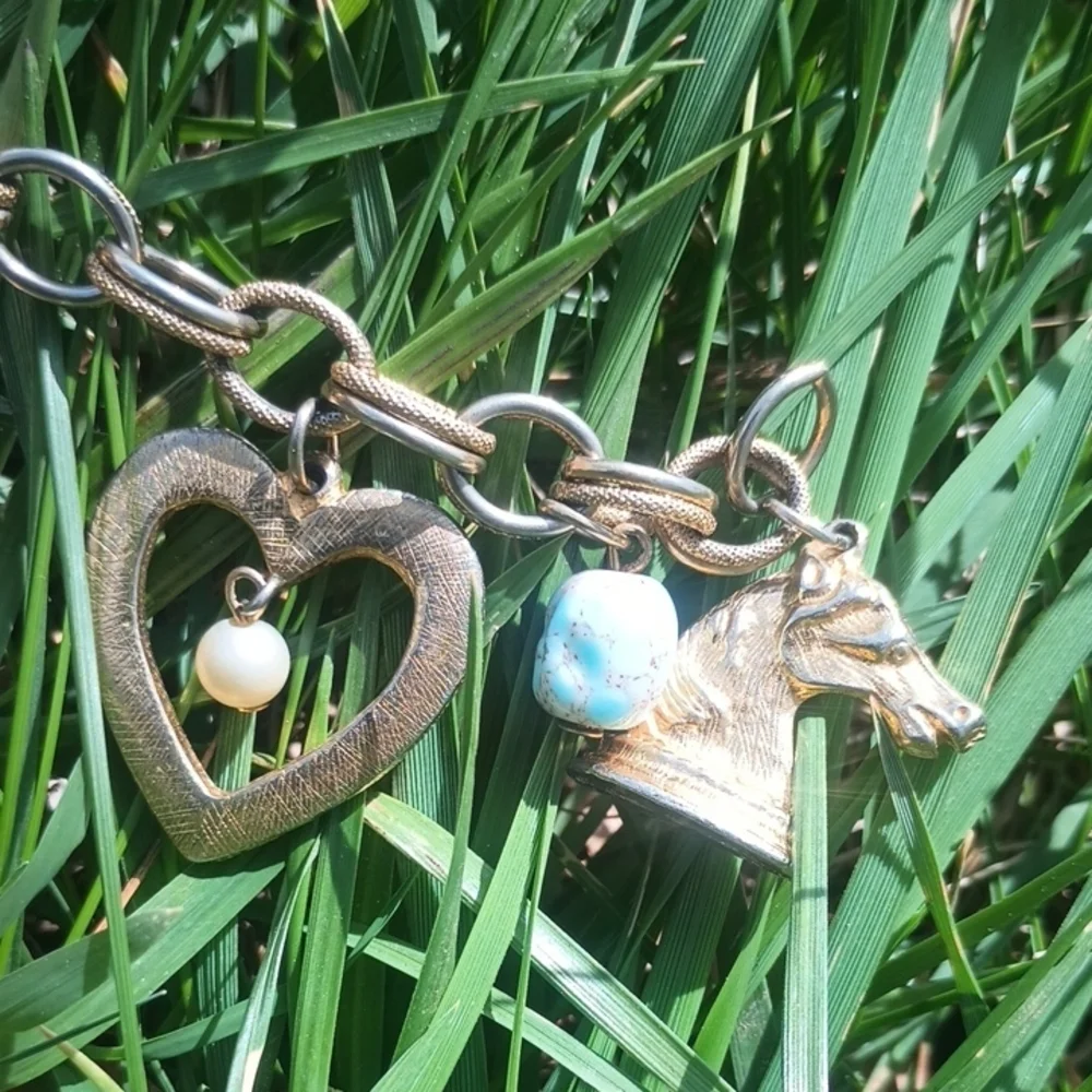 Vintage Gold Tone Charm Bracelet - Picture 3 of 7